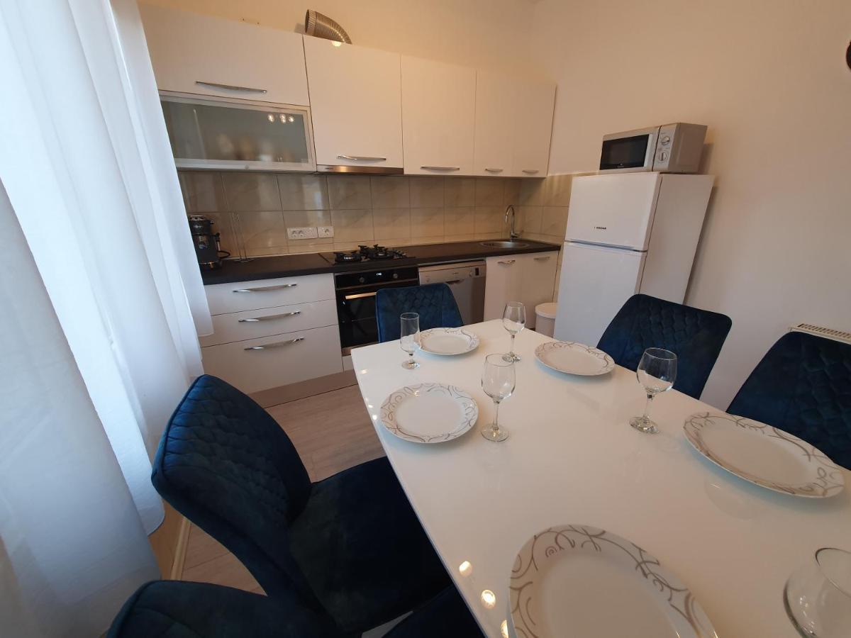 Ap Isabella With Private Pool Apartment *